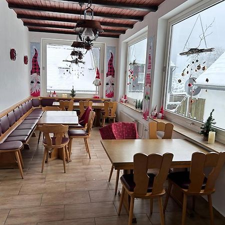 Villa Ferienhaus Astenblick - Ideal Fuer Weihnachtsfeiern Und Familienfeiern Bietet Schlafplaetze Fuer Bis Zu 35 Personen à Winterberg Extérieur photo