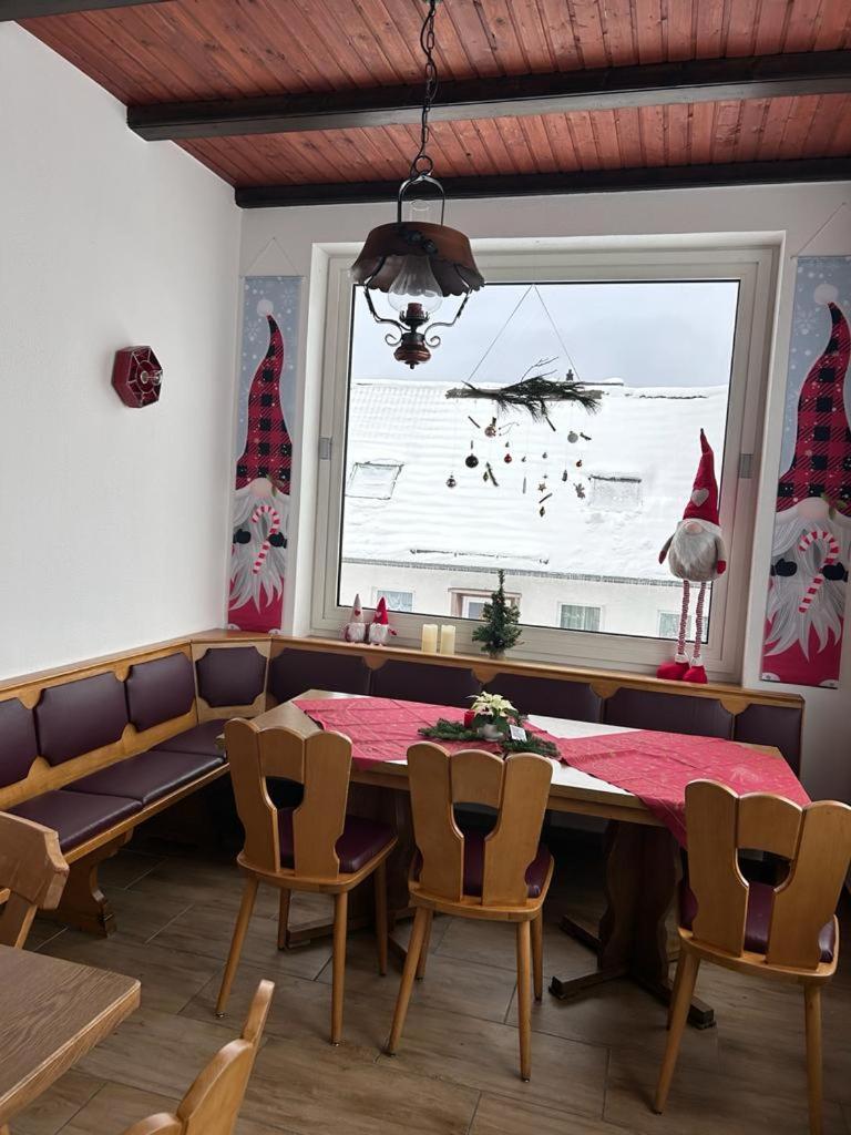 Villa Ferienhaus Astenblick - Ideal Fuer Weihnachtsfeiern Und Familienfeiern Bietet Schlafplaetze Fuer Bis Zu 35 Personen à Winterberg Extérieur photo