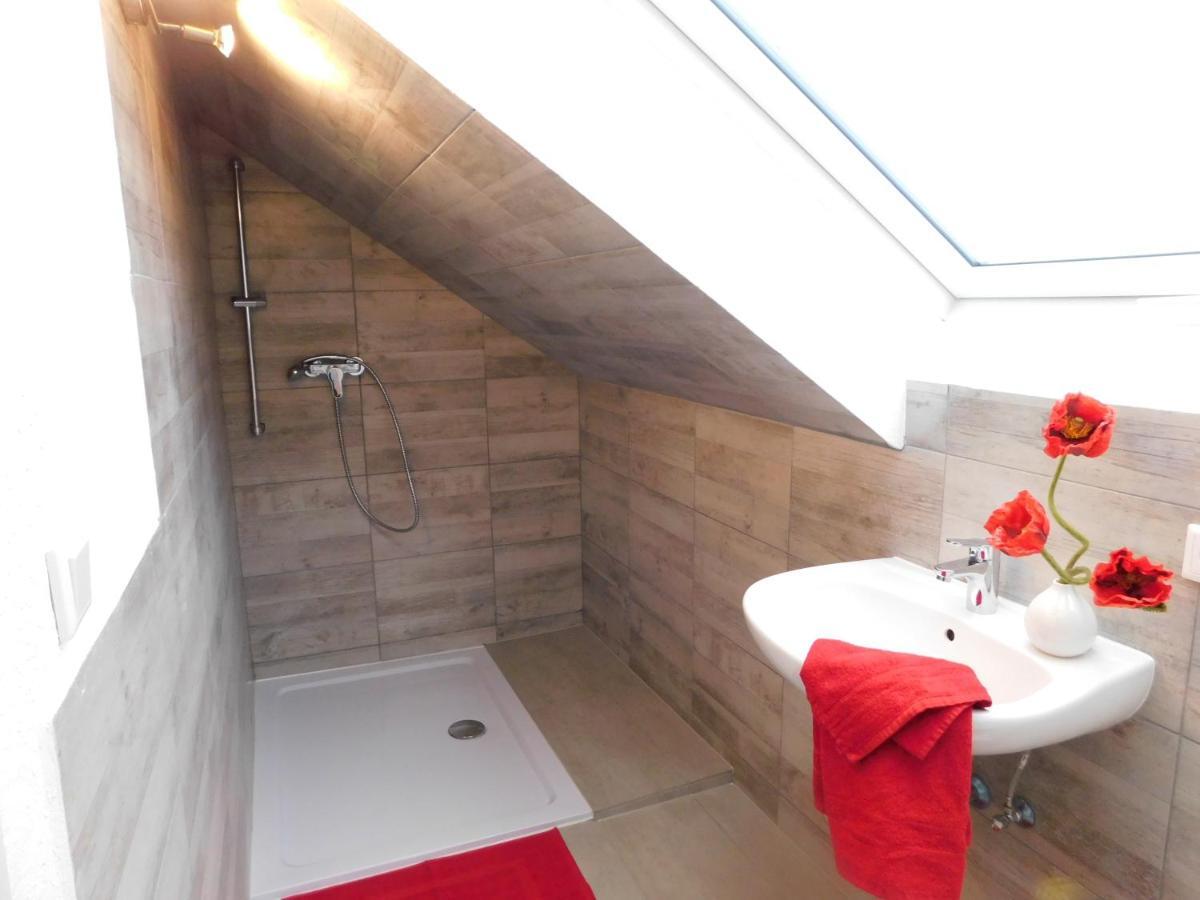 Villa Ferienhaus Astenblick - Ideal Fuer Weihnachtsfeiern Und Familienfeiern Bietet Schlafplaetze Fuer Bis Zu 35 Personen à Winterberg Extérieur photo